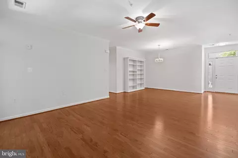 1305 E Windleaf Dr #165, Reston, VA 20194 photo 7