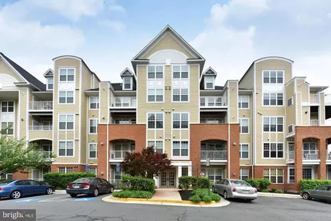 2711 Bellforest Ct #306, Vienna, VA 22180