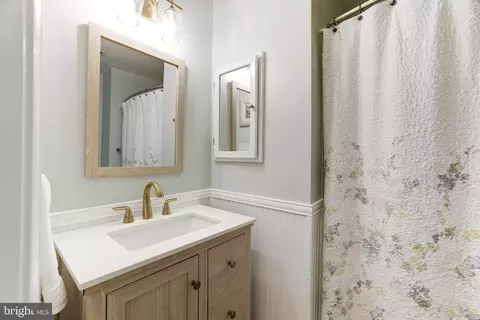 2150 Golf Course Dr, Reston, VA 20191 photo 23