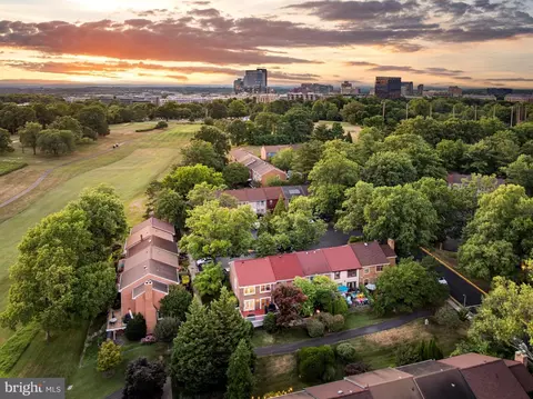2150 Golf Course Dr, Reston, VA 20191 photo 3