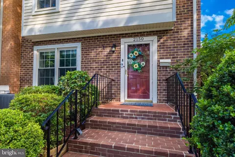 2150 Golf Course Dr, Reston, VA 20191 photo 4