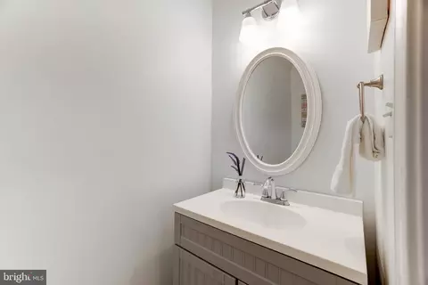 2150 Golf Course Dr, Reston, VA 20191 photo 8