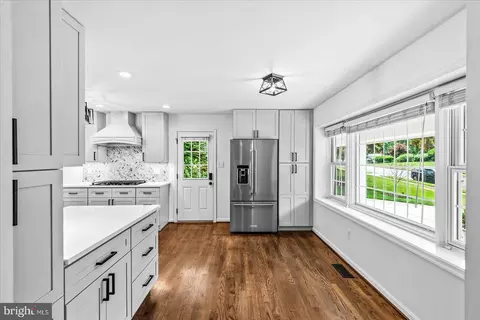 6715 Norview Ct, Springfield, VA 22152 photo 8