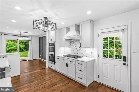6715 Norview Ct, Springfield, VA 22152 photo 6