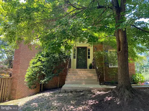 8231 Cedar Landing Ct, Alexandria, VA 22306