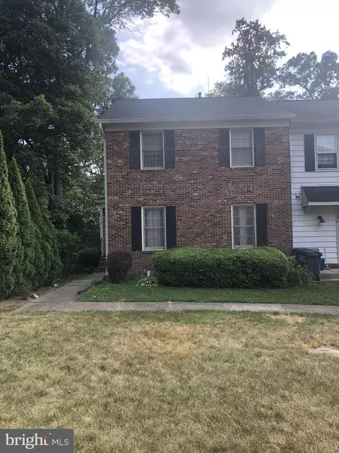 Exterior - 7340 Rolling Oak Ln, Springfield, VA 22153 photo 4 of 22