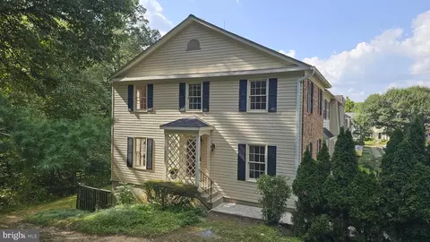 Exterior - 7340 Rolling Oak Ln, Springfield, VA 22153 photo 9 of 22