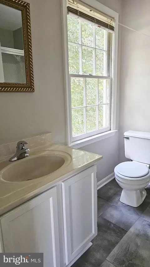 Bath - 7340 Rolling Oak Ln, Springfield, VA 22153 photo 17 of 19
