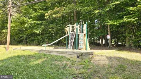 View/Area - 7340 Rolling Oak Ln, Springfield, VA 22153 photo 1 of 1
