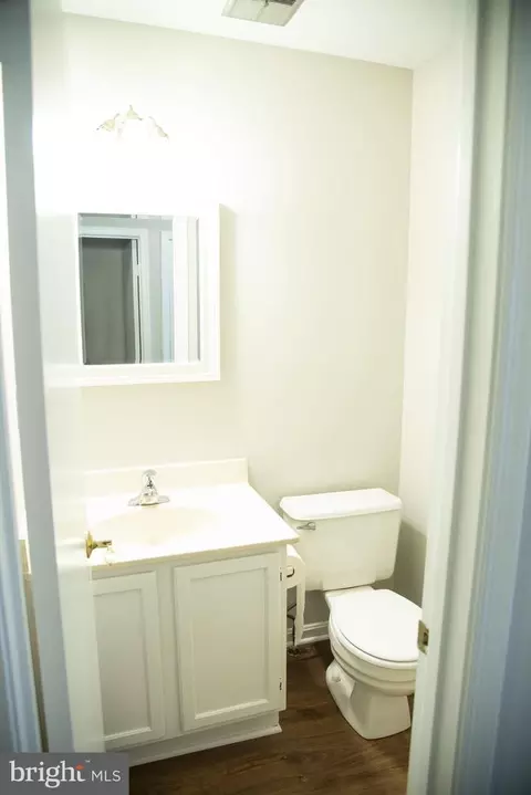 Bath - 7340 Rolling Oak Ln, Springfield, VA 22153 photo 18 of 19