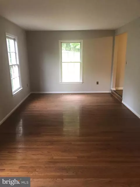 Living - 7340 Rolling Oak Ln, Springfield, VA 22153 photo 1 of 18