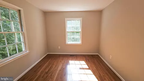 Bedroom - 7340 Rolling Oak Ln, Springfield, VA 22153 photo 4 of 10