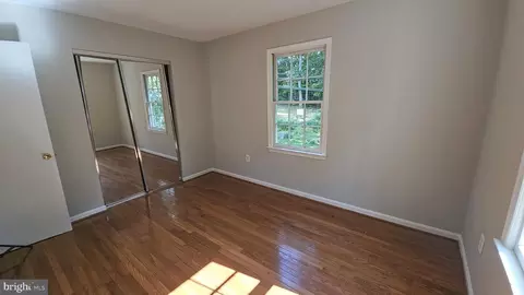Bedroom - 7340 Rolling Oak Ln, Springfield, VA 22153 photo 5 of 10