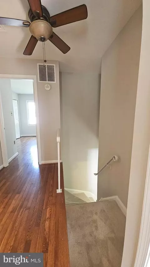 Entry Way - 7340 Rolling Oak Ln, Springfield, VA 22153 photo 14 of 17