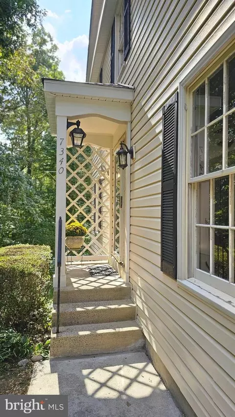 Exterior - 7340 Rolling Oak Ln, Springfield, VA 22153 photo 13 of 22