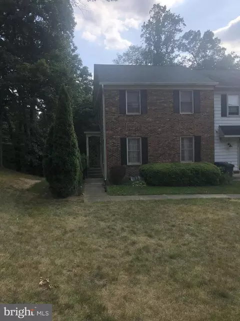 Exterior - 7340 Rolling Oak Ln, Springfield, VA 22153 photo 2 of 22