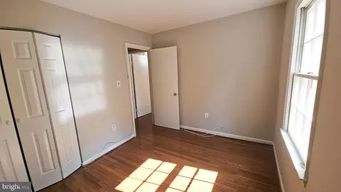 Bedroom - 7340 Rolling Oak Ln, Springfield, VA 22153 photo 9 of 10