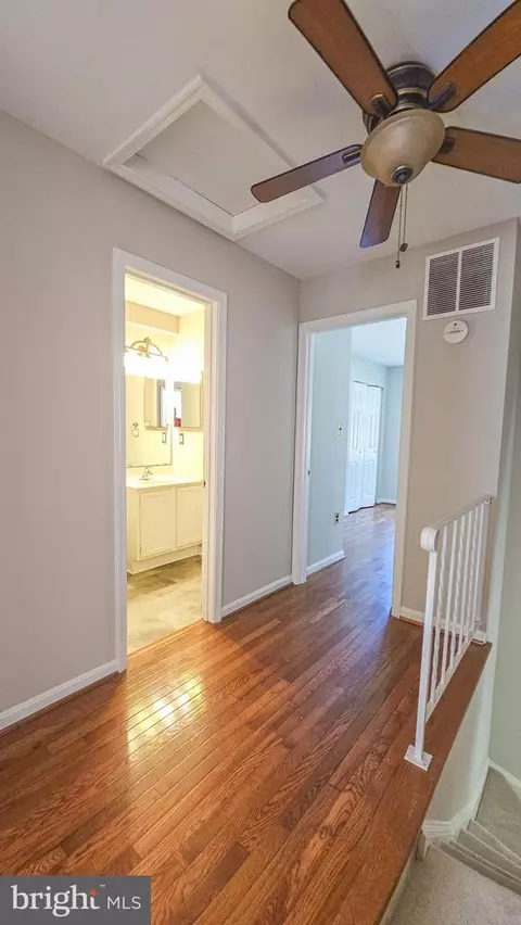 Entry Way - 7340 Rolling Oak Ln, Springfield, VA 22153 photo 17 of 17
