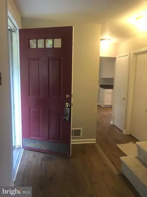 Entry Way - 7340 Rolling Oak Ln, Springfield, VA 22153 photo 1 of 17