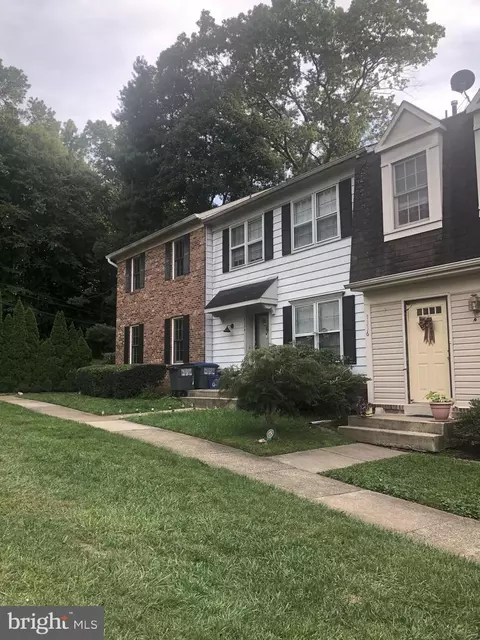 Exterior - 7340 Rolling Oak Ln, Springfield, VA 22153 photo 3 of 22