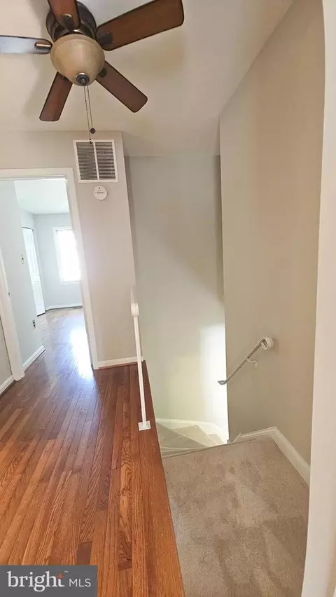 Entry Way - 7340 Rolling Oak Ln, Springfield, VA 22153 photo 15 of 17