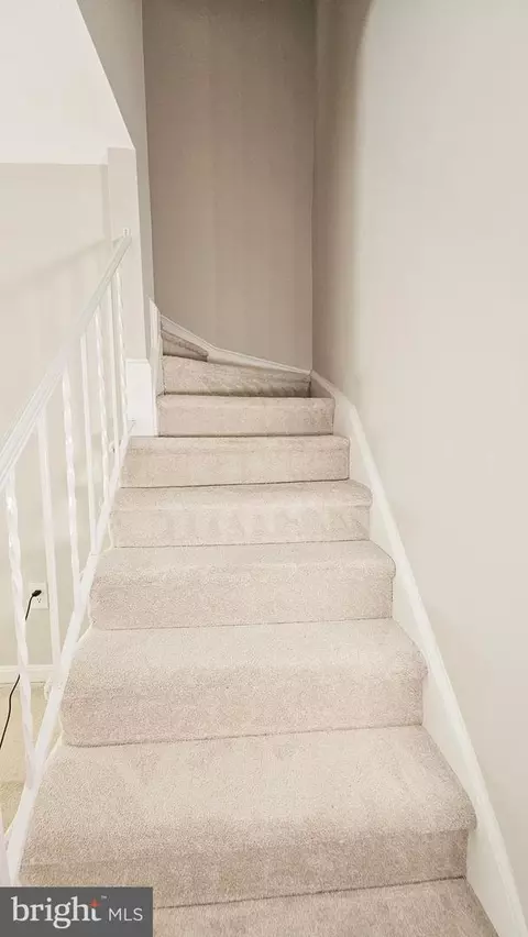 Entry Way - 7340 Rolling Oak Ln, Springfield, VA 22153 photo 10 of 17