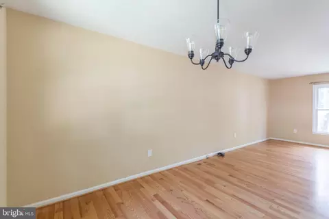 8822 Arley Dr, Springfield, VA 22153 photo 9