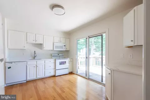 8822 Arley Dr, Springfield, VA 22153 photo 10