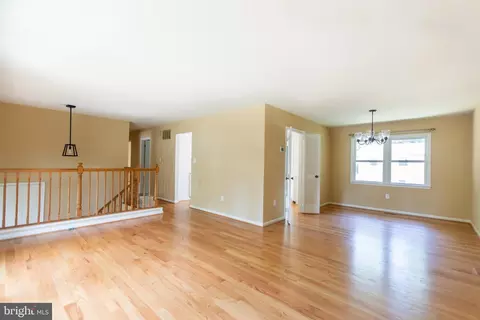 8822 Arley Dr, Springfield, VA 22153 photo 7