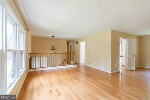 8822 Arley Dr, Springfield, VA 22153 photo 6