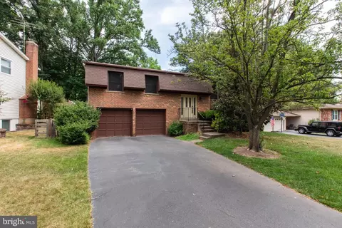 8822 Arley Dr, Springfield, VA 22153