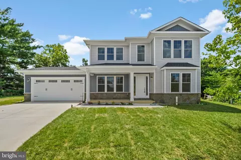 8540 Woodlawn Ct, Alexandria, VA 22309