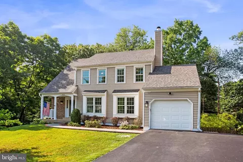 9203 Lake Braddock Dr, Burke, VA 22015