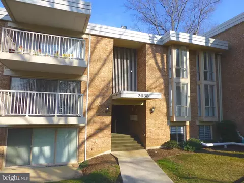 2638 Fort Farnsworth Rd #121, Alexandria, VA 22303
