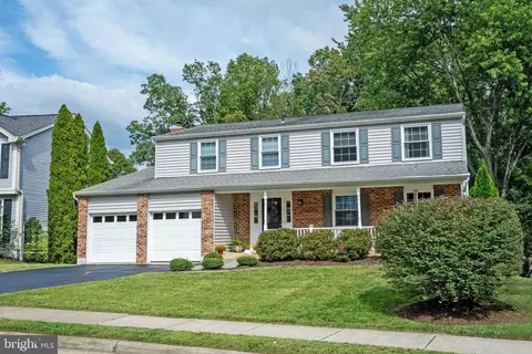 10662 John Ayres Dr, Fairfax, VA 22032