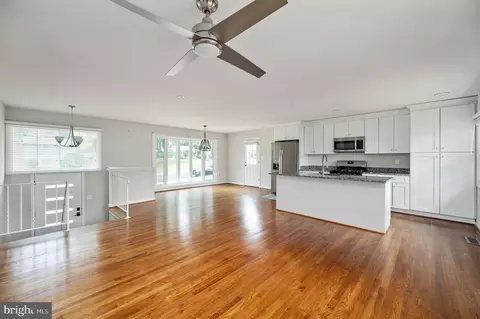 6420 Rotunda Ct, Springfield, VA 22150 photo 3