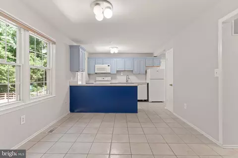 8404 Finlay Ct, Springfield, VA 22153 photo 12
