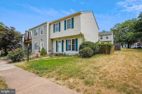 14833 Hancock Ct, Centreville, VA 20120