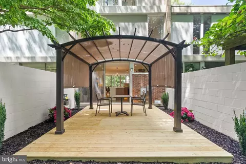 Exterior - 11519 Hickory Cluster, Reston, VA 20190 photo 2 of 3