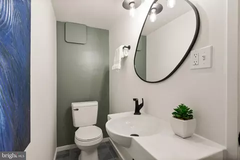 Bath - 11519 Hickory Cluster, Reston, VA 20190 photo 1 of 3