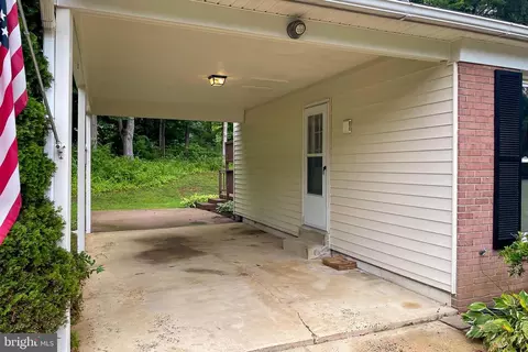 5203 Olley Ln, Burke, VA 22015 photo 4