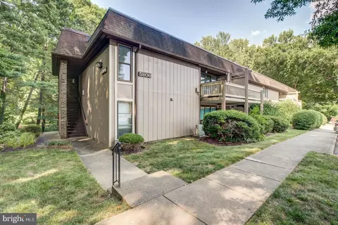 5806 Royal Ridge Dr #M, Springfield, VA 22152