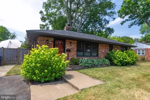 7918 Wellington Rd, Alexandria, VA 22308
