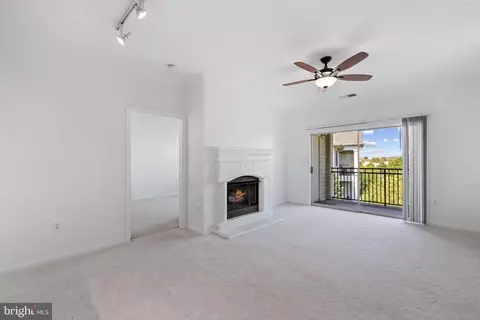 12905 Centre Park Cir #403, Herndon, VA 20171