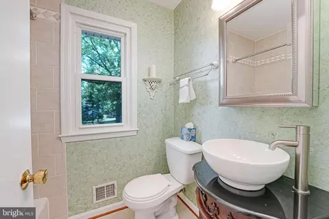 1708 Burning Tree Dr, Vienna, VA 22182 photo 36