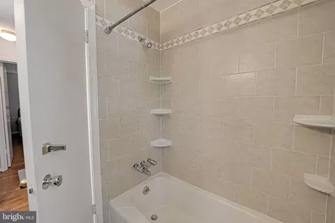 1708 Burning Tree Dr, Vienna, VA 22182 photo 37
