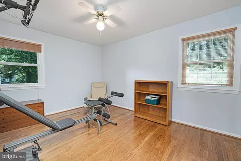 1708 Burning Tree Dr, Vienna, VA 22182 photo 32