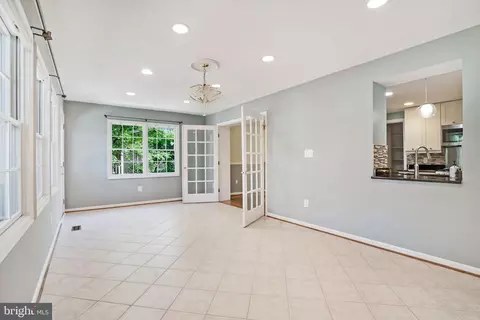 1708 Burning Tree Dr, Vienna, VA 22182 photo 24