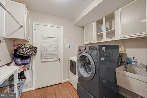 1708 Burning Tree Dr, Vienna, VA 22182 photo 18