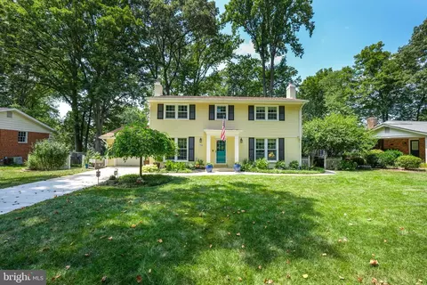 1708 Burning Tree Dr, Vienna, VA 22182